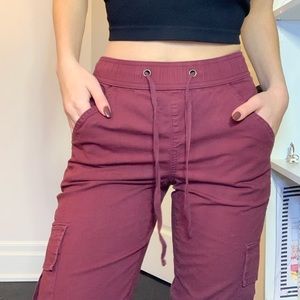 Reitmans burgundy fitted cargos